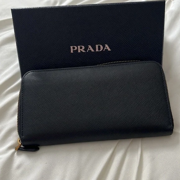 PRADA Wallet - Picture 4 of 6